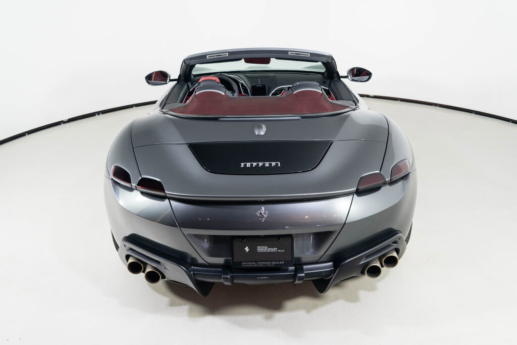 Used 2025 Ferrari Roma Spider image 17