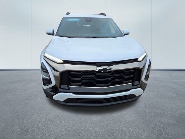 New 2026 Chevrolet Equinox ACTIV image 2