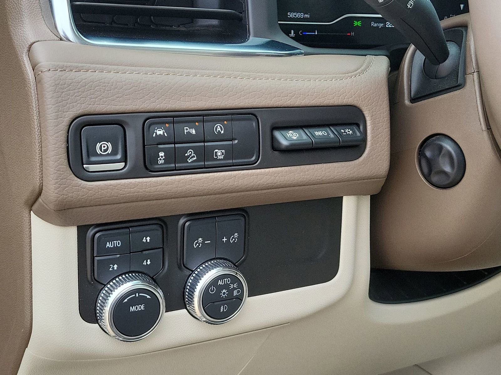 Certified 2024 GMC Yukon Denali image 18