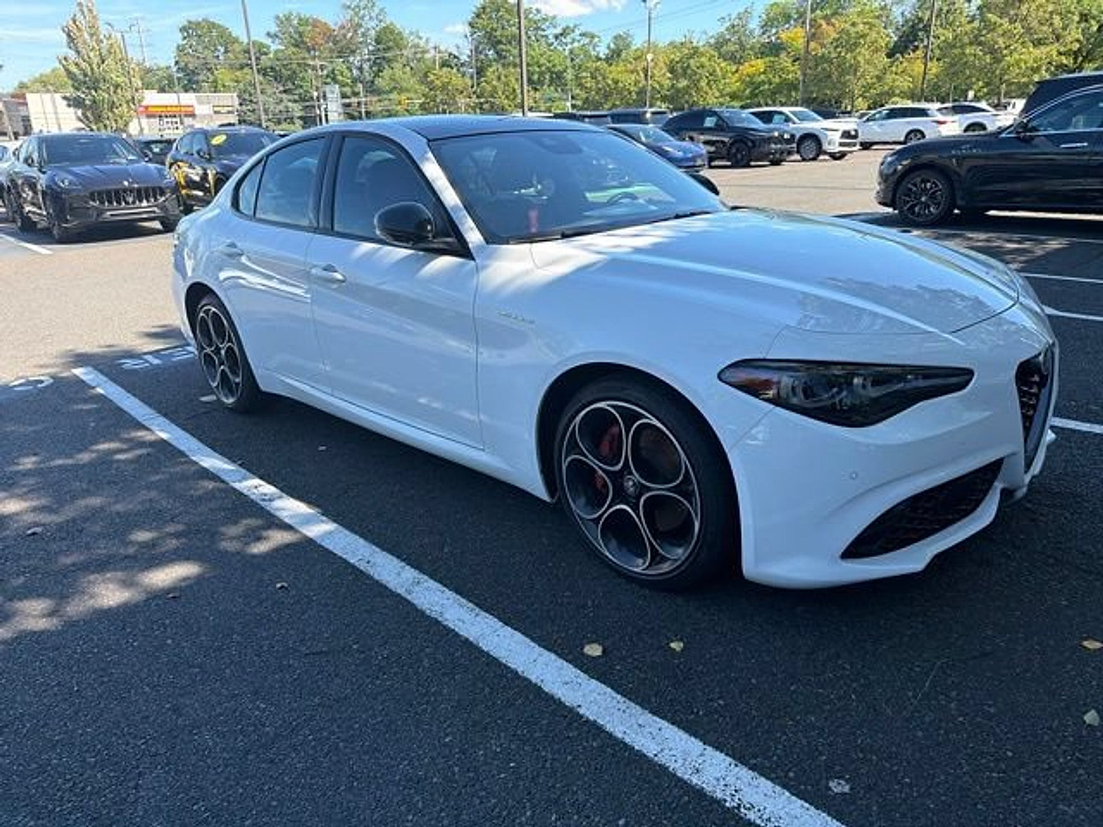 Used 2024 Alfa Romeo Giulia Veloce AWD/4WD image 12