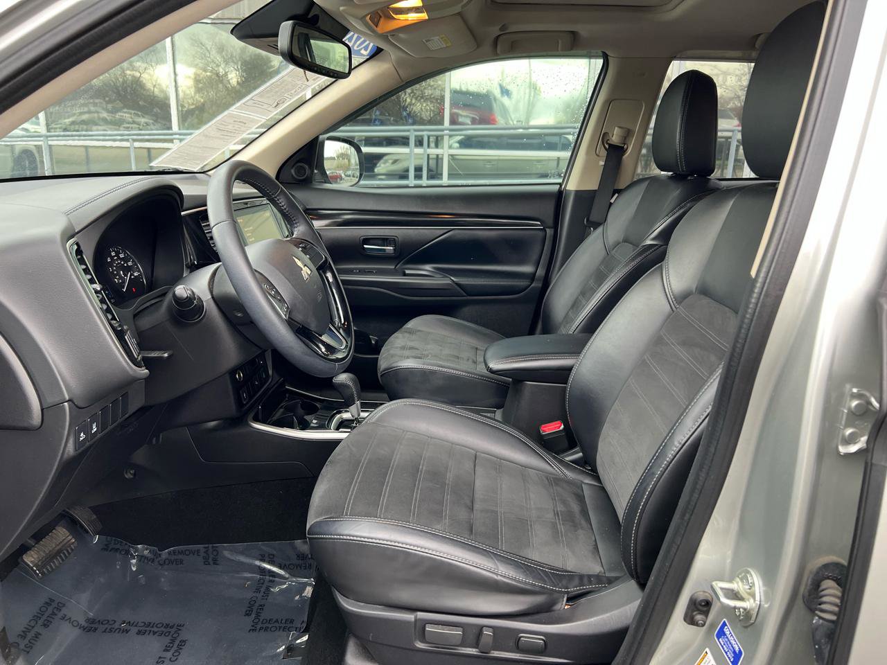 Used 2020 Mitsubishi Outlander SEL image 11