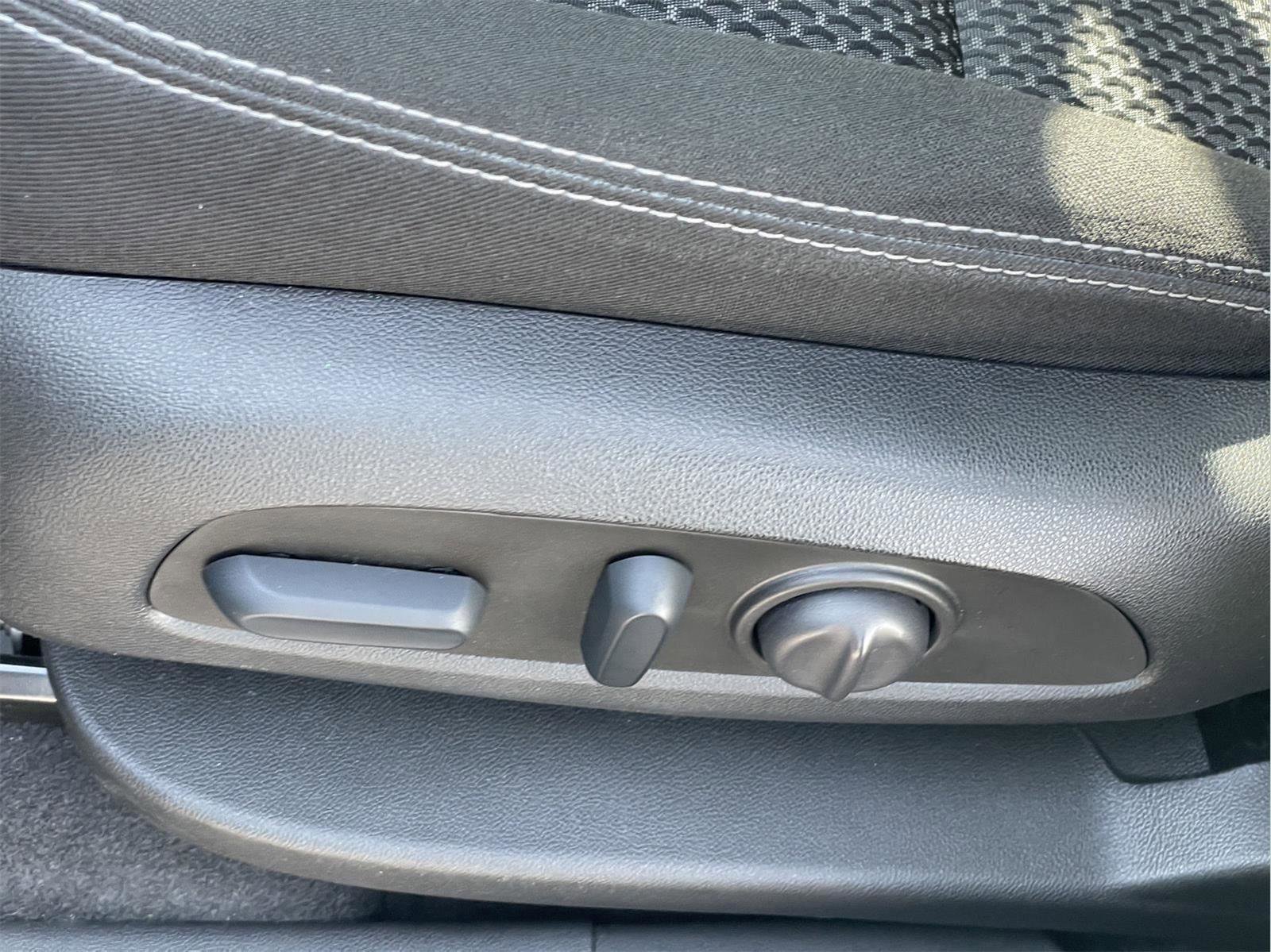 Used 2022 GMC Terrain SLE w/ Driver Convenience Package AWD/4WD image 22