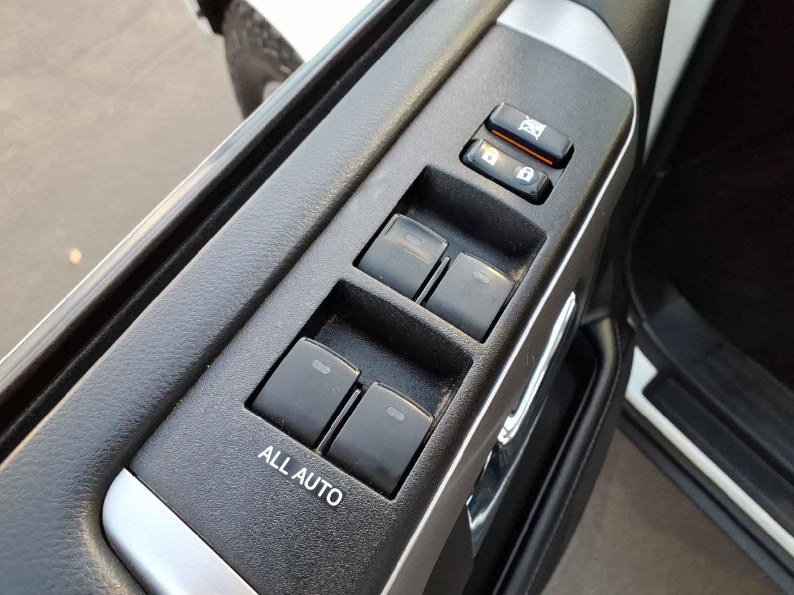 Used 2020 Toyota 4Runner SR5 Premium w/ Moonroof Package AWD/4WD image 14