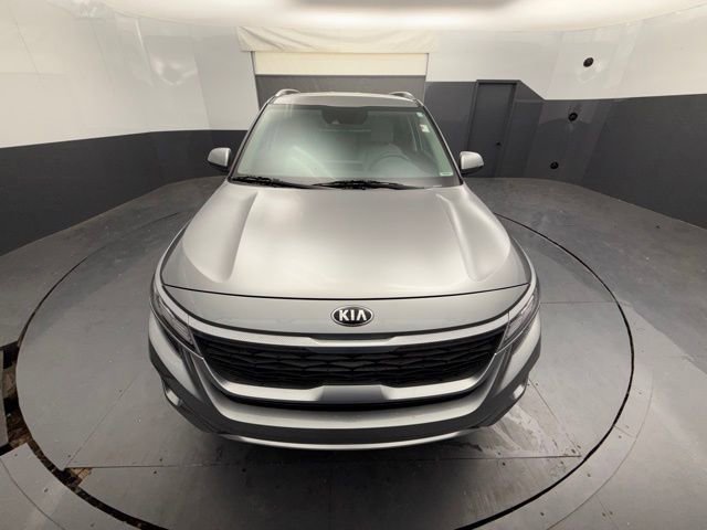 Used 2021 Kia Seltos EX AWD/4WD image 2