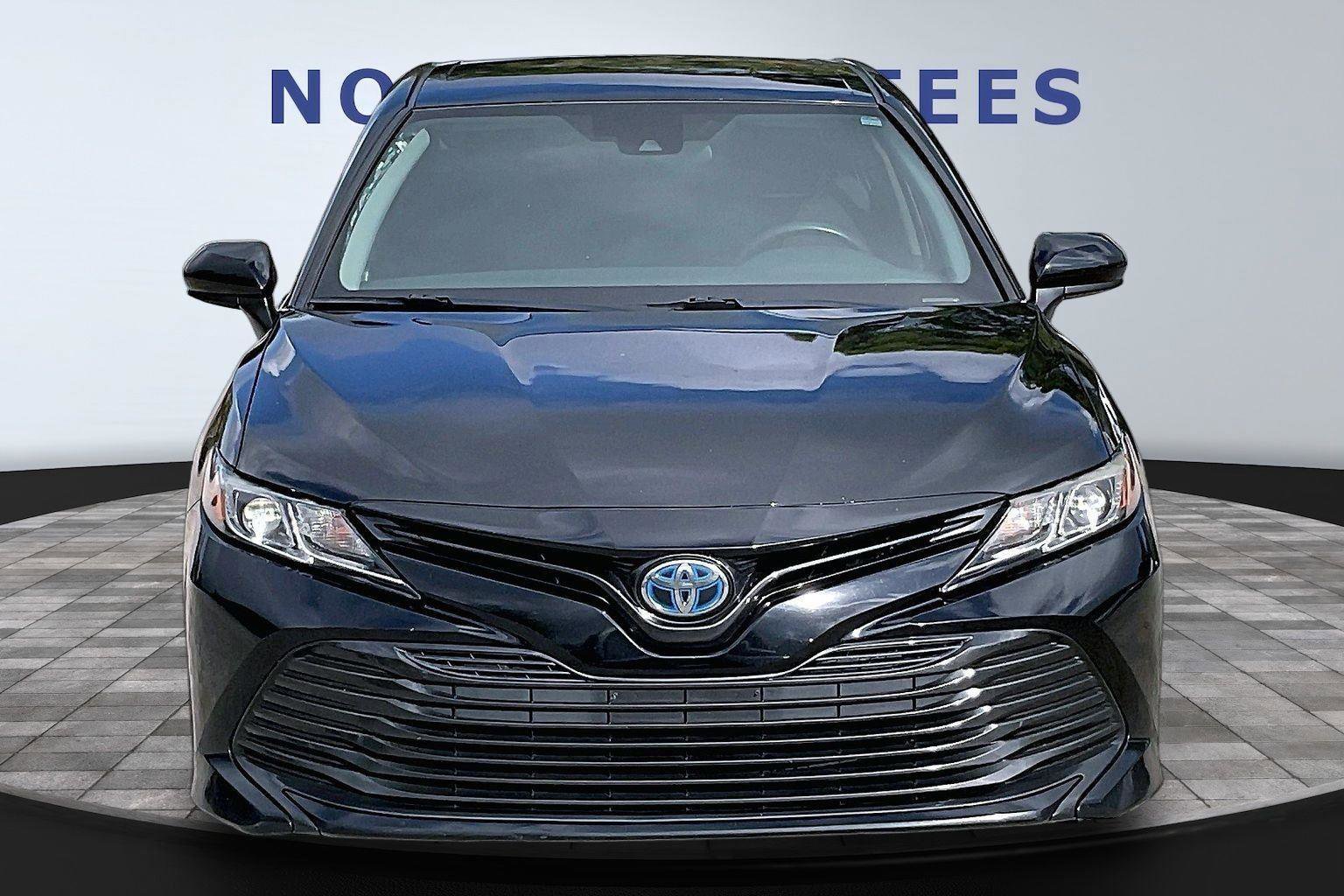 Used 2020 Toyota Camry LE FWD image 2