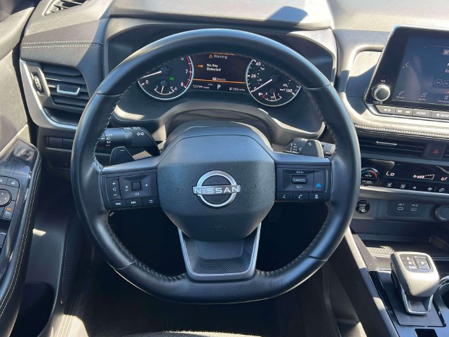 Used 2025 Nissan Rogue SV AWD/4WD image 14