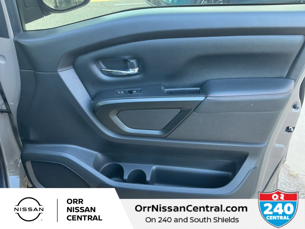 Used 2021 Nissan Titan PRO-4X w/ Pro-4x Convenience Package image 10