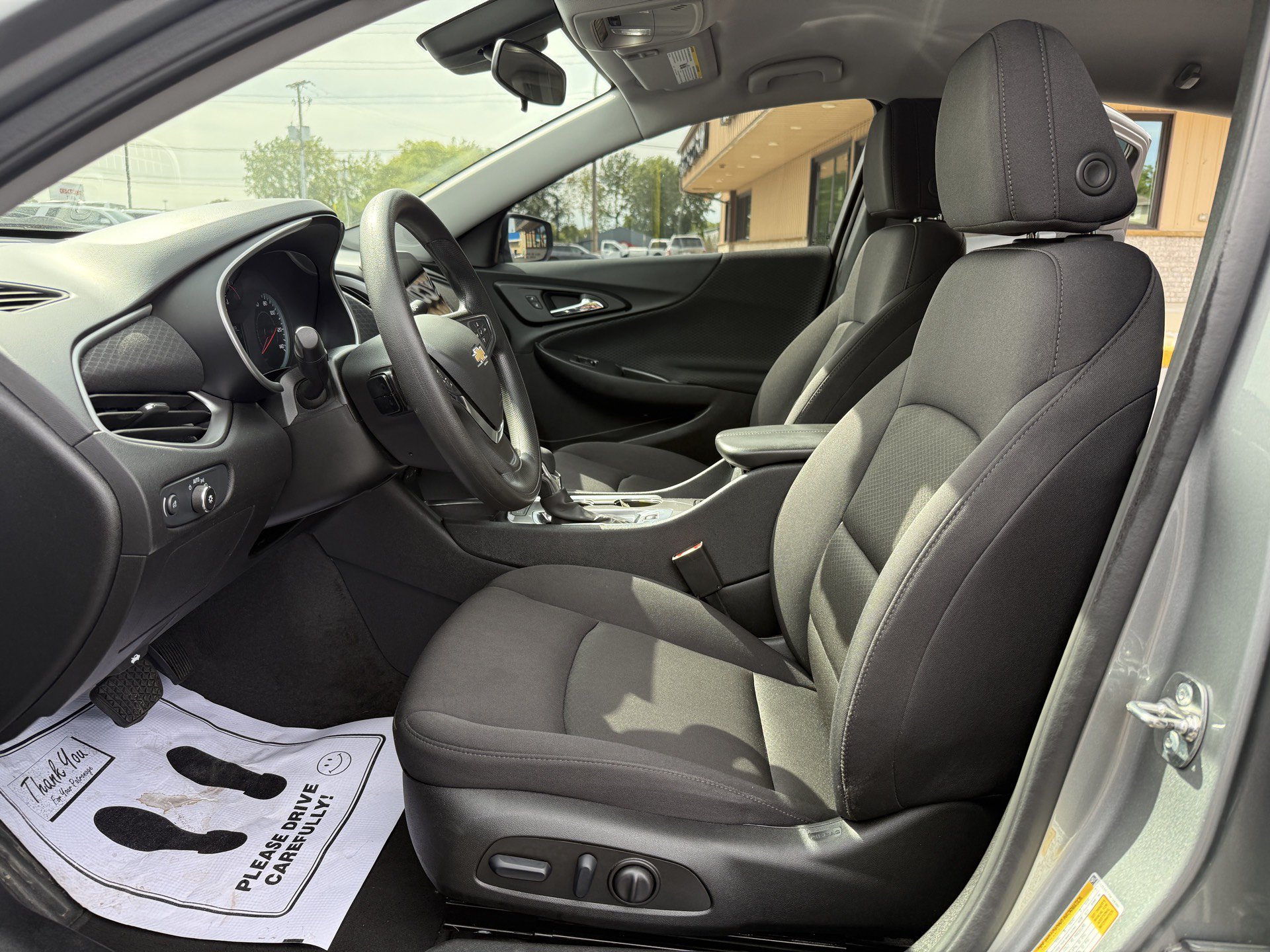 Used 2025 Chevrolet Malibu LT FWD image 25