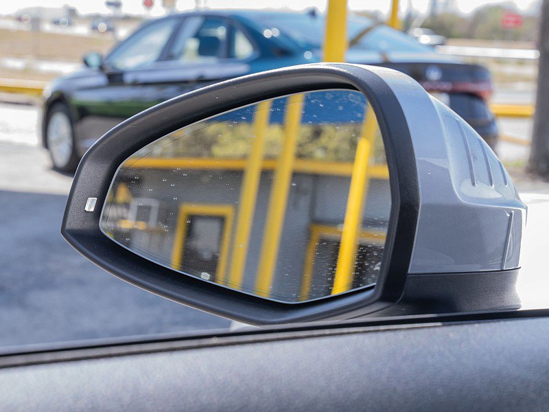 Used 2017 Audi A4 2.0T Premium w/ Audi MMI Navigation Plus AWD/4WD image 35