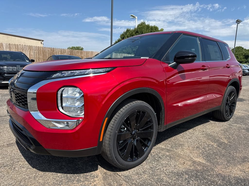 New 2026 Mitsubishi Outlander LE FWD image 3