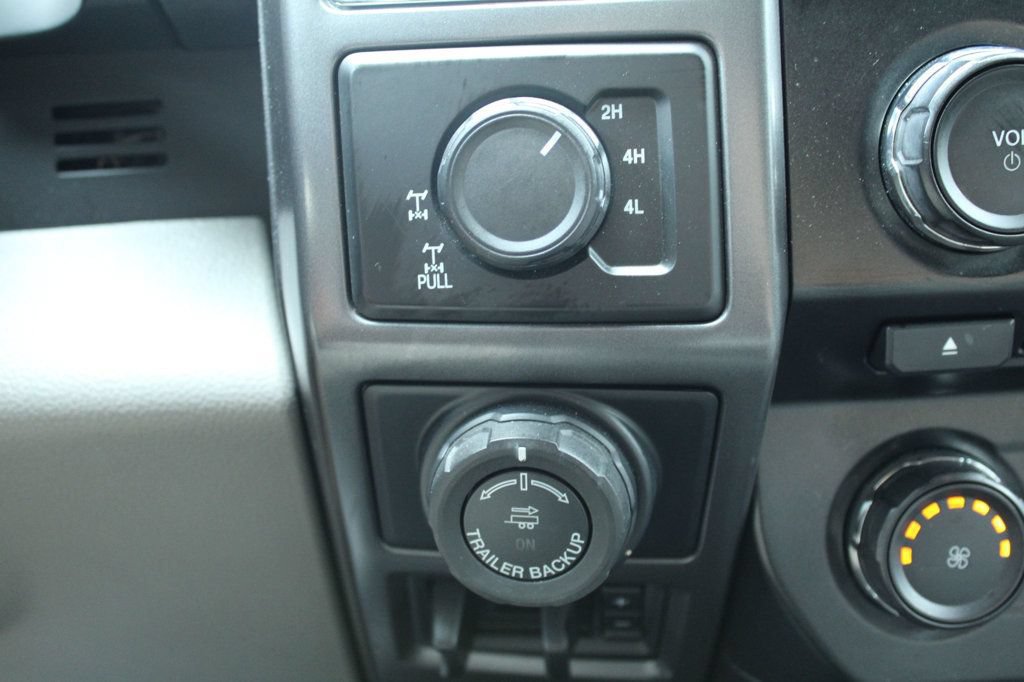 Used 2016 Ford F150 XLT w/ Equipment Group 302A Luxury AWD/4WD image 19