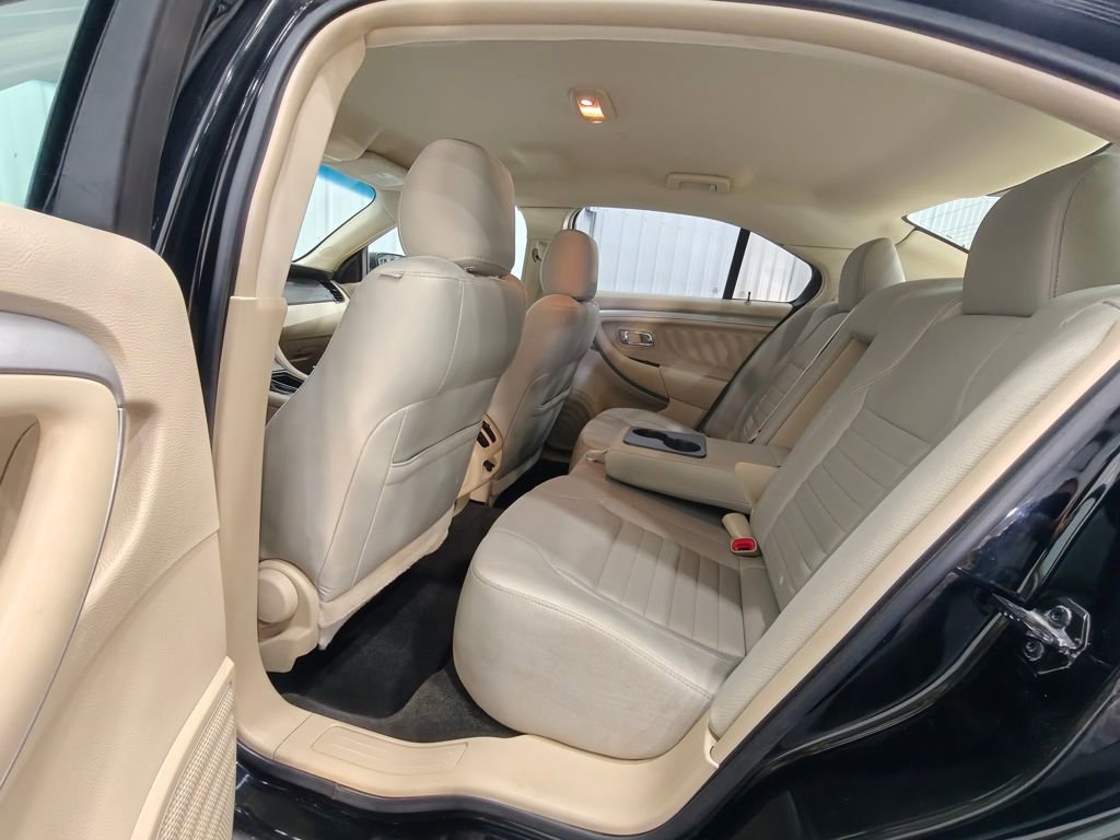 Used 2018 Ford Taurus SE FWD image 27