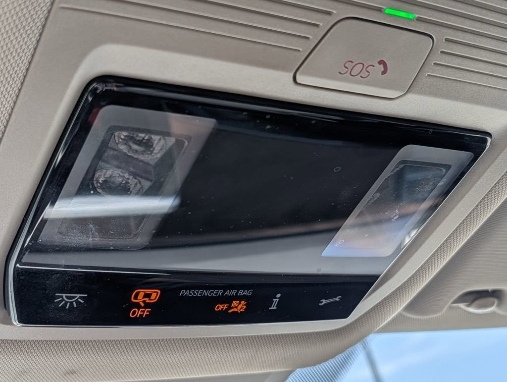 Used 2025 Volkswagen Atlas SE AWD/4WD image 47