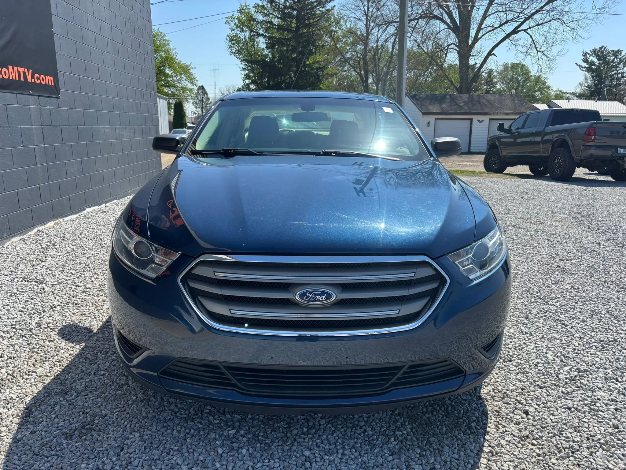 Used 2016 Ford Taurus SE FWD image 10
