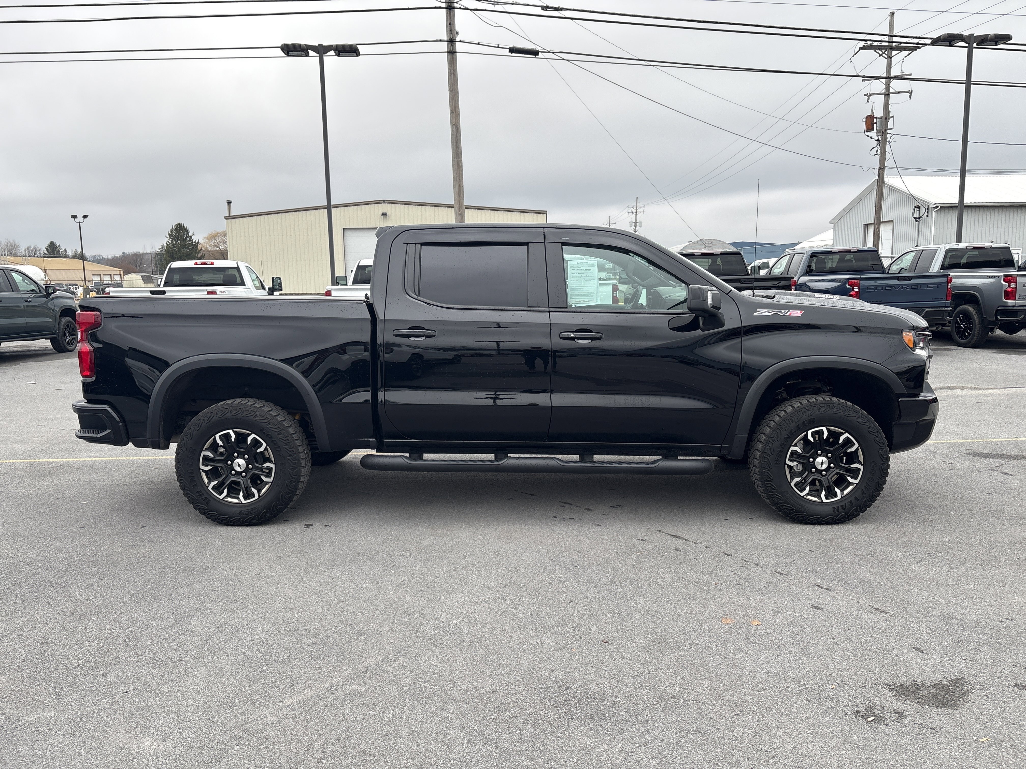 Used 2025 Chevrolet Silverado 1500 ZR2 w/ Technology Package image 35
