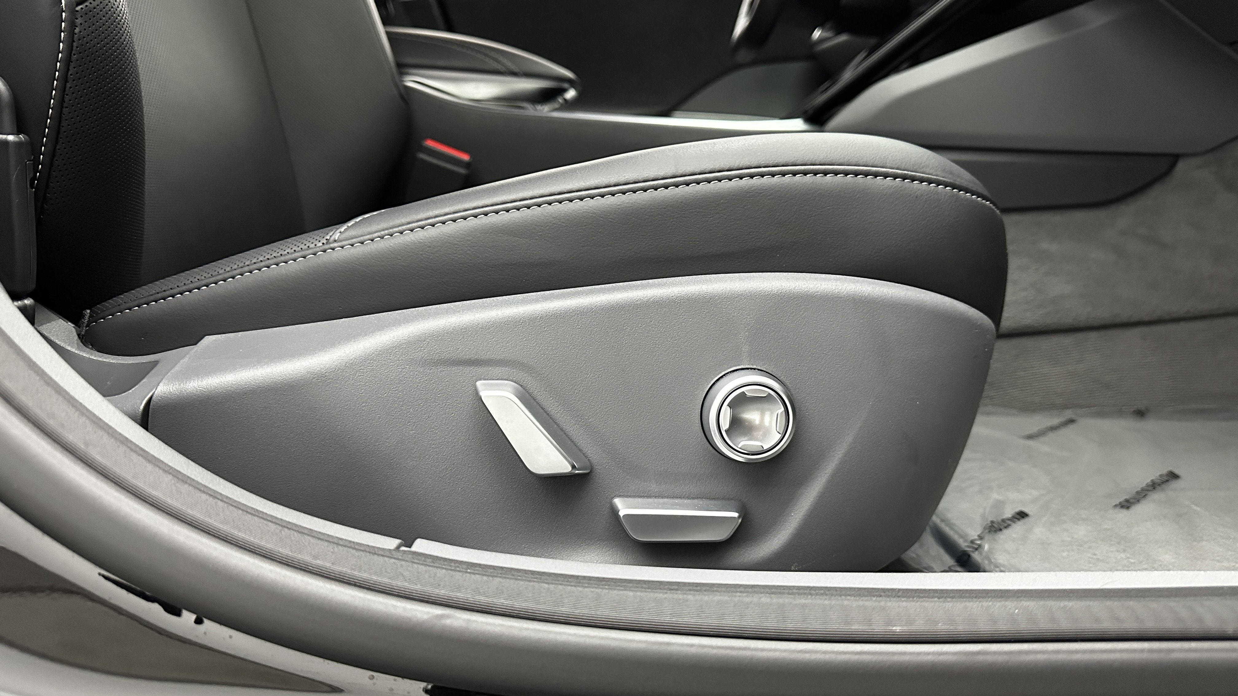 Used 2024 Lucid Air Touring image 37