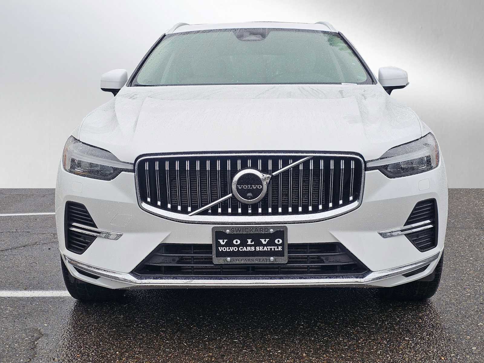 Certified 2023 Volvo XC60 T8 Ultimate w/ Climate Package image 8