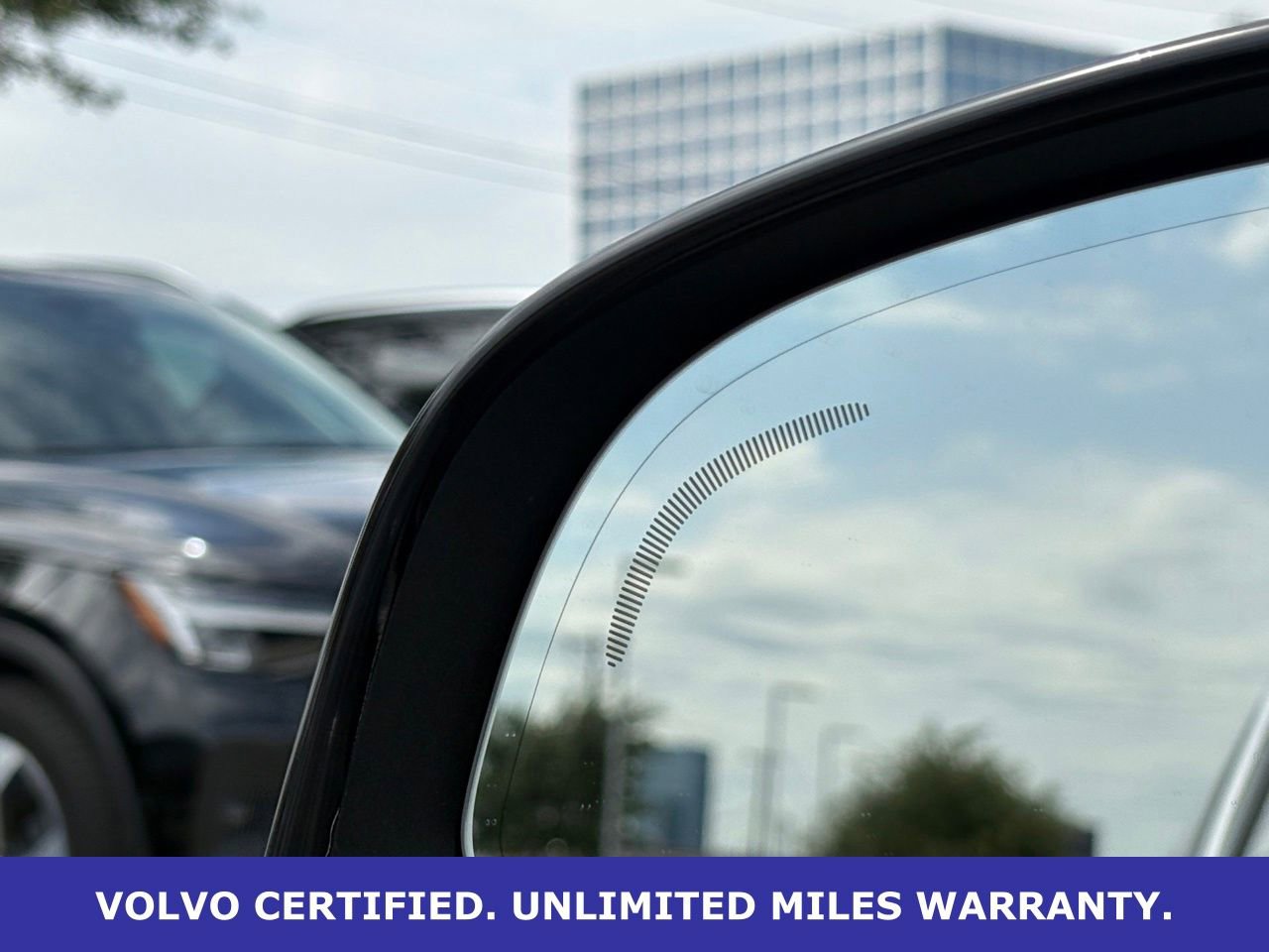 Certified 2025 Volvo XC40 B5 Plus AWD/4WD image 11