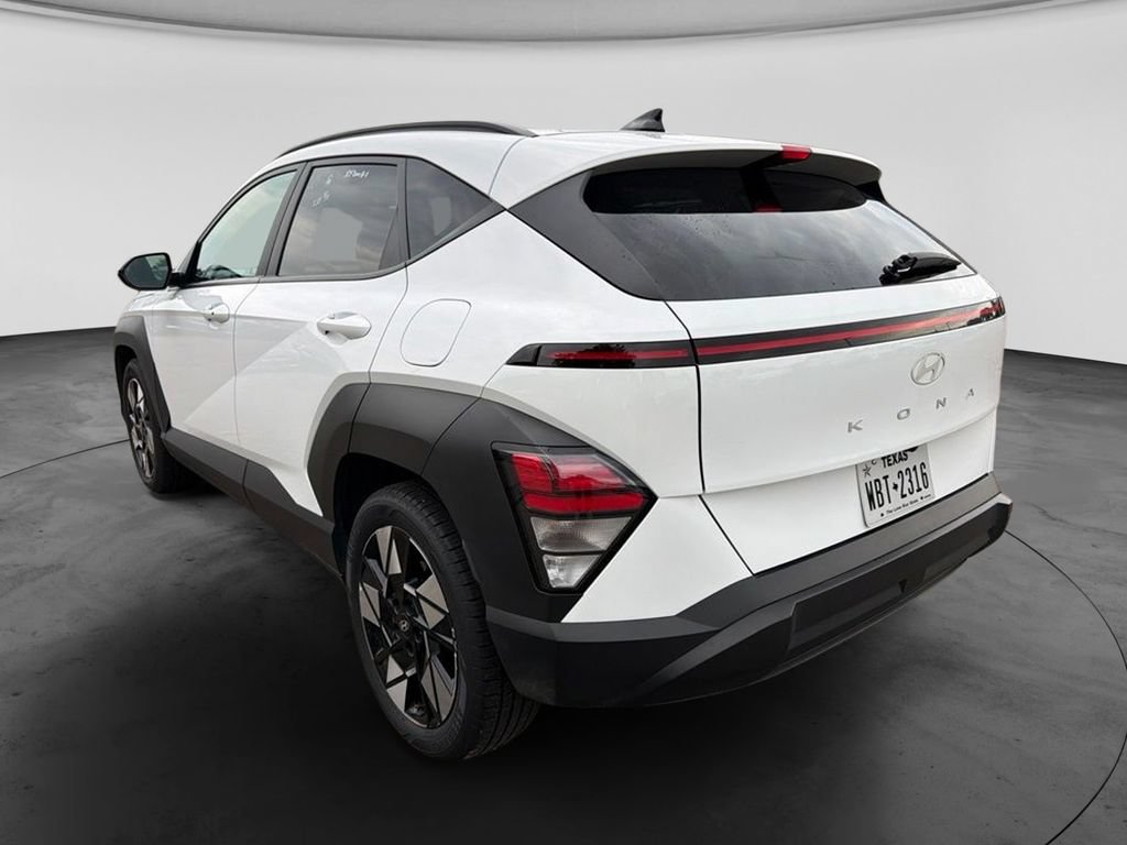 Used 2025 Hyundai Kona SEL FWD image 5