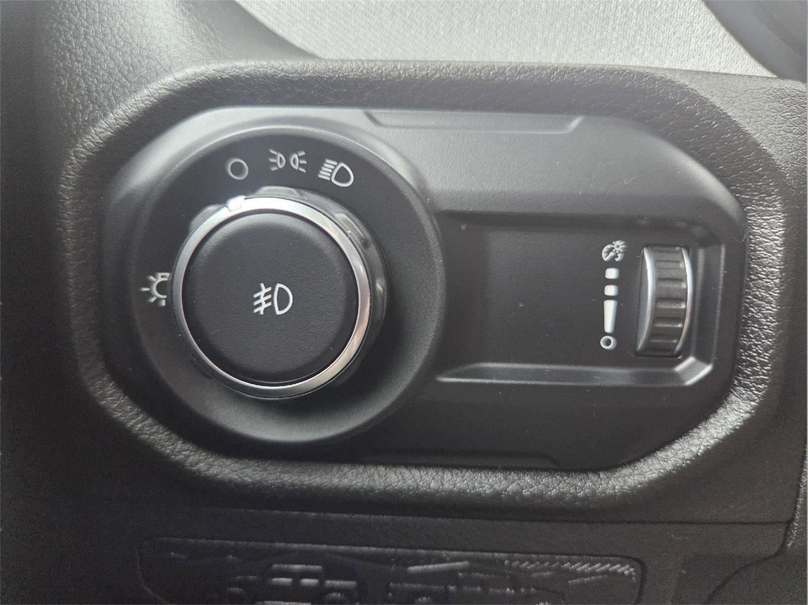 Used 2025 Jeep Wrangler Sport image 24