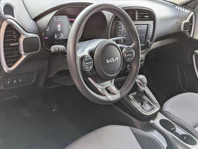 Used 2023 Kia Soul LX FWD image 9