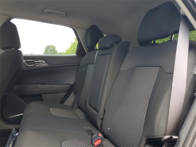 New 2025 Kia Sportage LX image 11