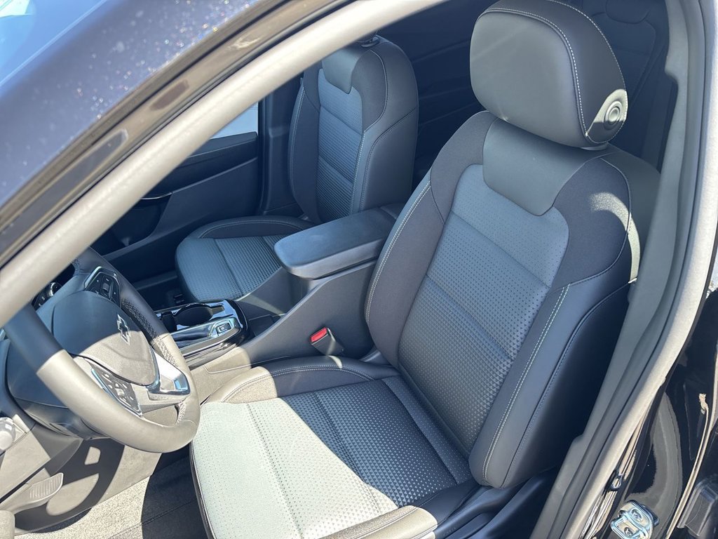 New 2026 Chevrolet Trax LT w/ Midnight Edition FWD image 21