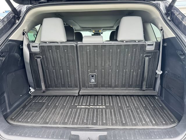 Used 2025 Toyota Highlander Platinum AWD/4WD image 47
