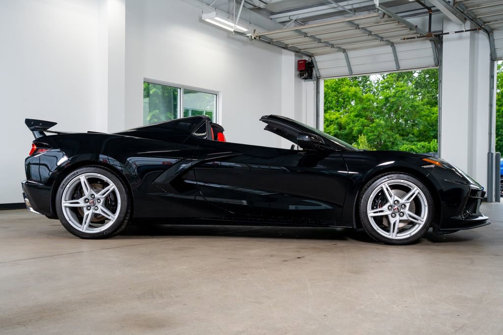 Used 2023 Chevrolet Corvette Stingray Premium Conv w/ Z51 Performance Package RWD image 11