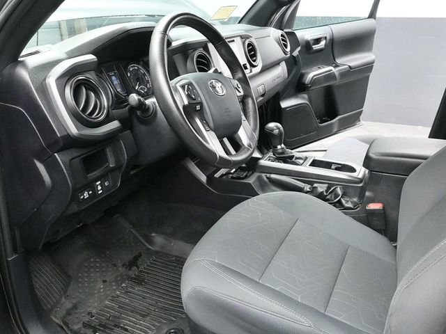 Used 2019 Toyota Tacoma TRD Sport image 9