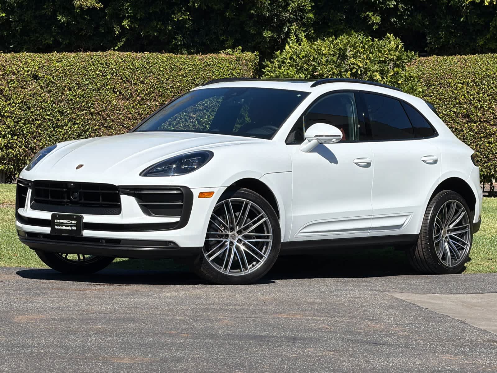 New 2026 Porsche Macan AWD/4WD image 1