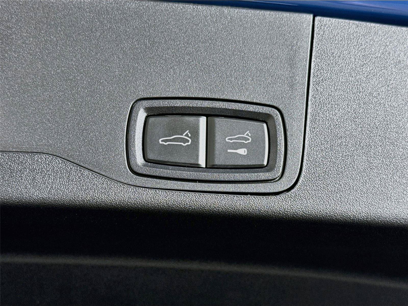 Used 2024 Porsche Taycan 4S AWD/4WD image 23