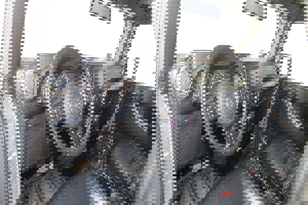 Used 2016 Jeep Wrangler Unlimited Sahara image 26