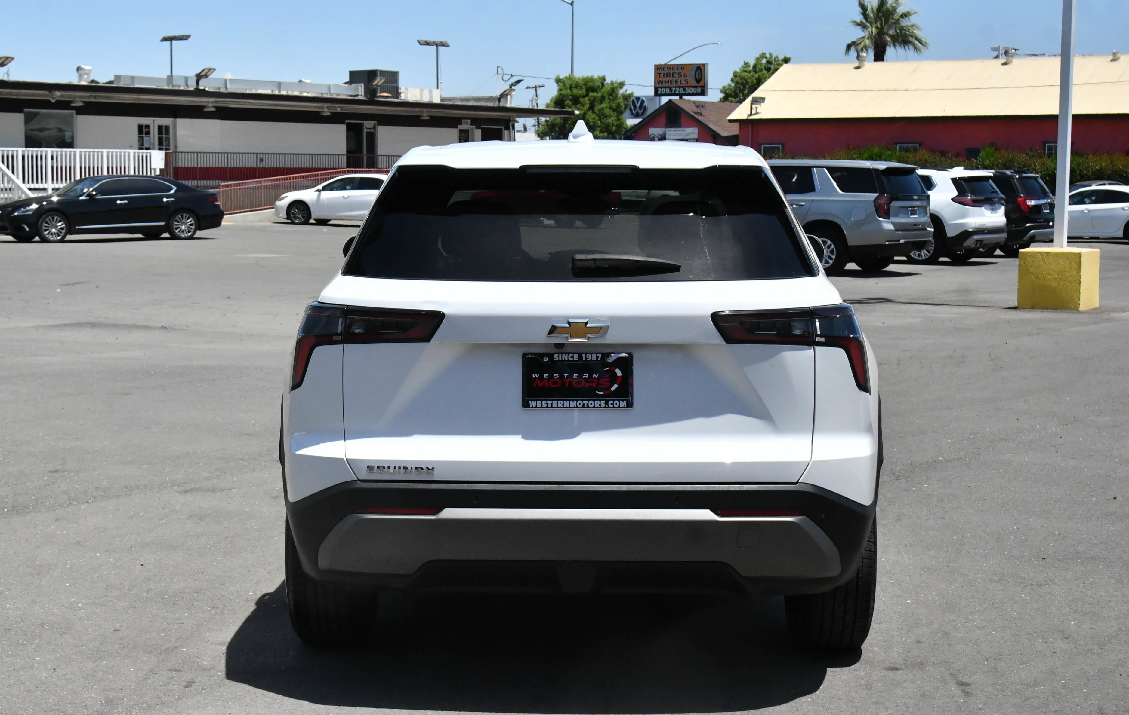 Used 2025 Chevrolet Equinox LT FWD image 7