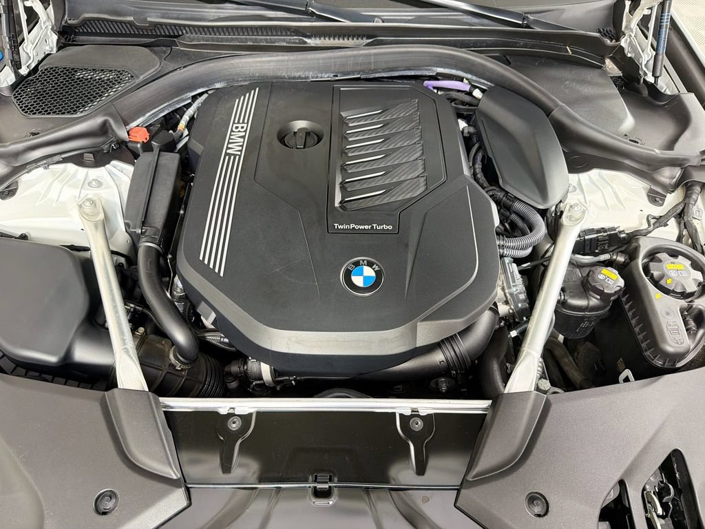 Used 2021 BMW 540i w/ M Sport Package RWD image 32