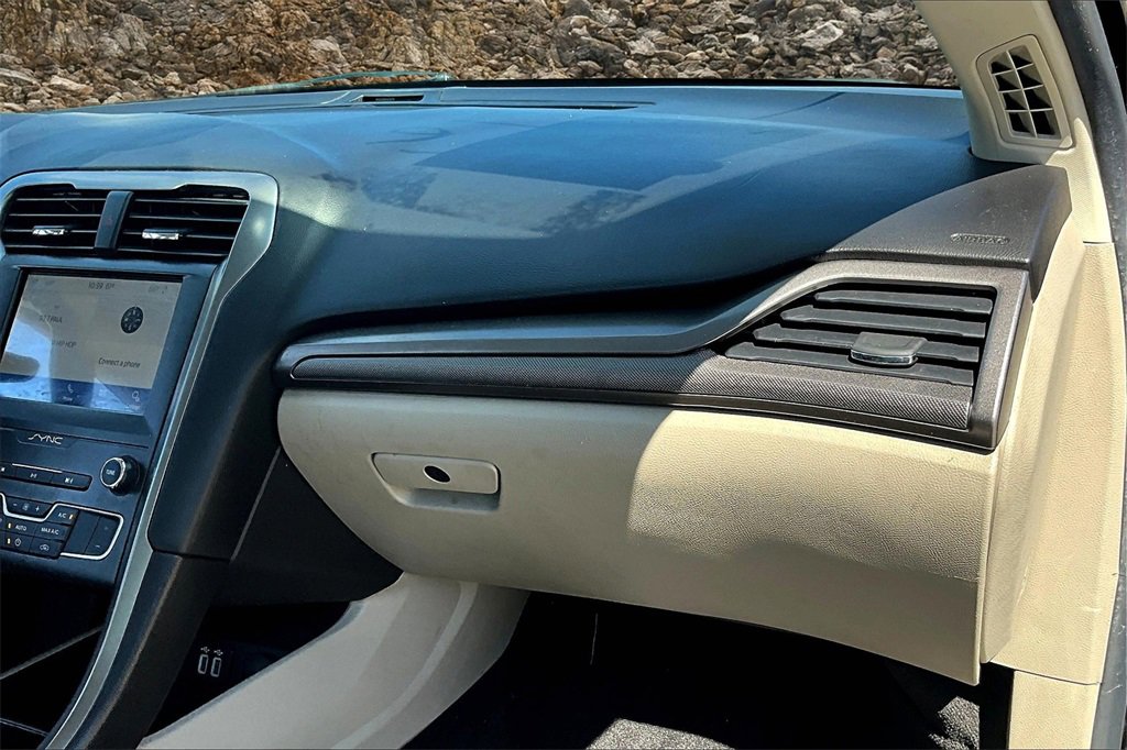 Used 2020 Ford Fusion SE w/ Fleet SE Value Package image 12