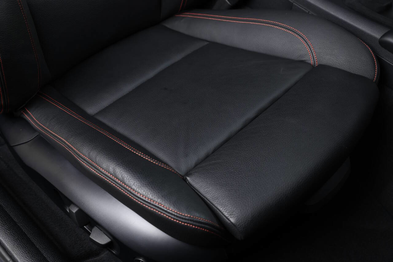 Used 2011 BMW 1 Series M image 81