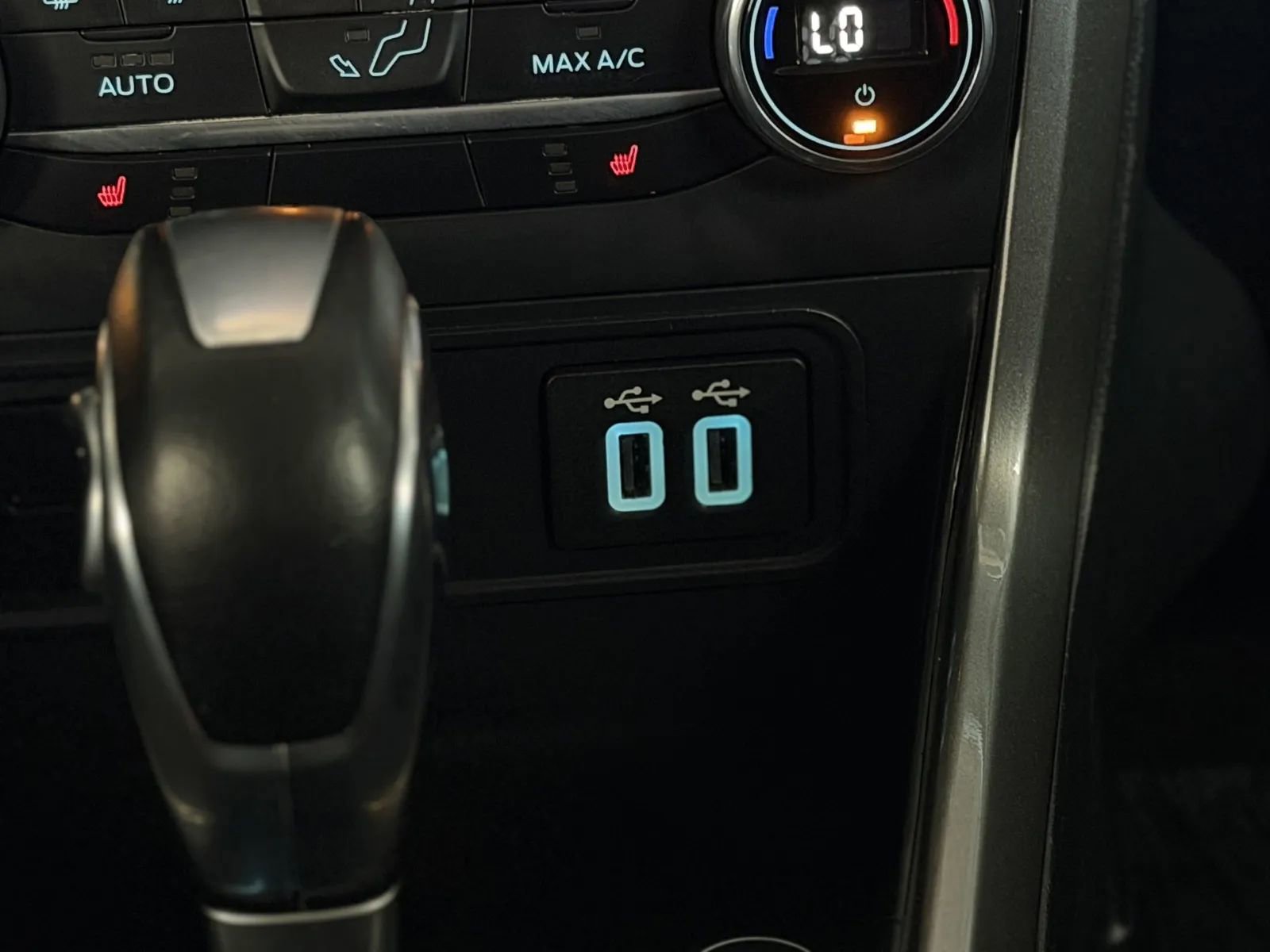 Used 2021 Ford EcoSport SE w/ SE Convenience Package image 40