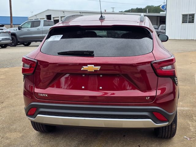 Used 2025 Chevrolet Trax LT FWD image 4