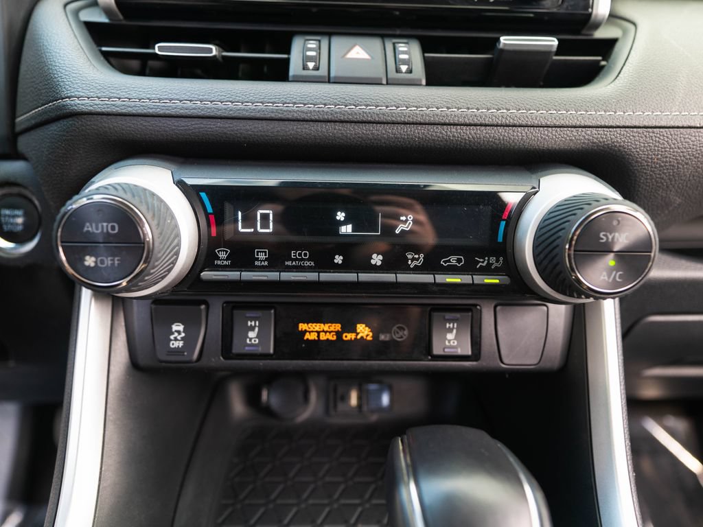 Used 2019 Toyota RAV4 XLE Premium w/ Cold Weather Package AWD/4WD image 35
