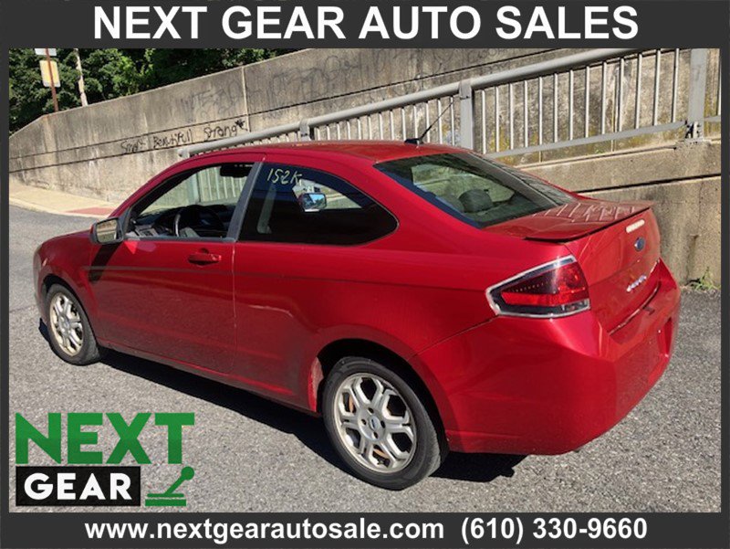 Used 2010 Ford Focus SE image 4