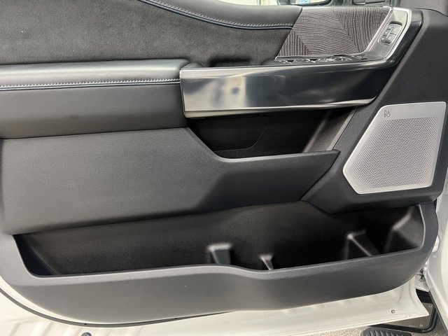 Used 2025 Ford F450 Platinum w/ FX4 Off-Road Package image 25