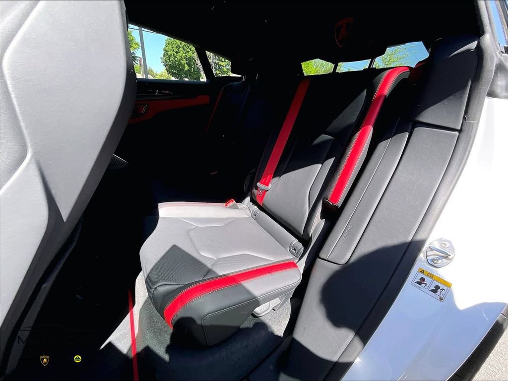 Used 2025 Lamborghini Urus SE AWD/4WD image 22