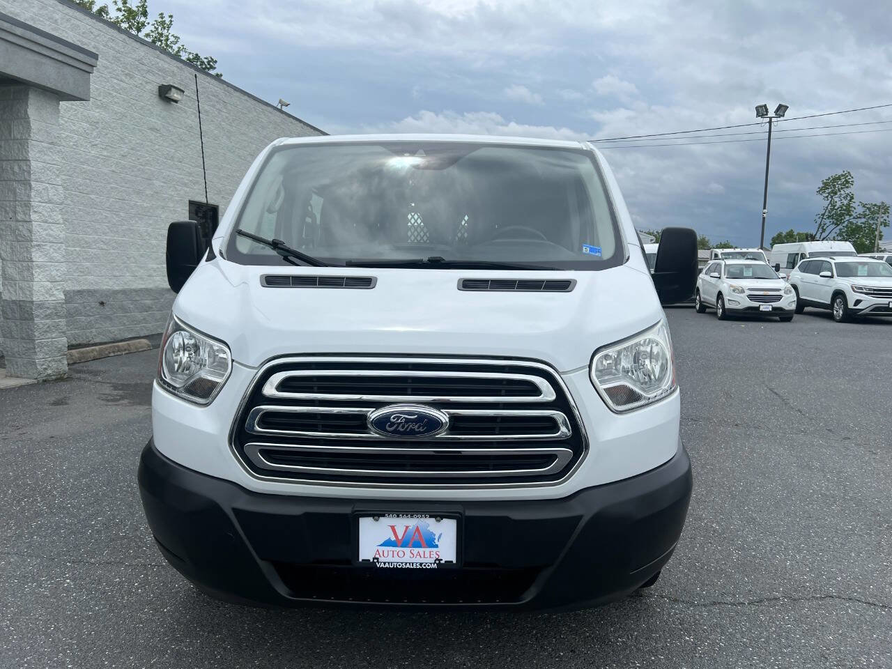 Used 2019 Ford Transit 250 130 Low Roof w/ Exterior Upgrade Package RWD image 28