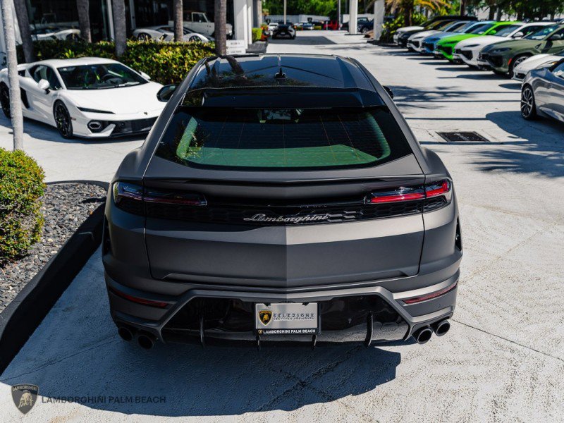 Used 2025 Lamborghini Urus SE AWD/4WD image 4