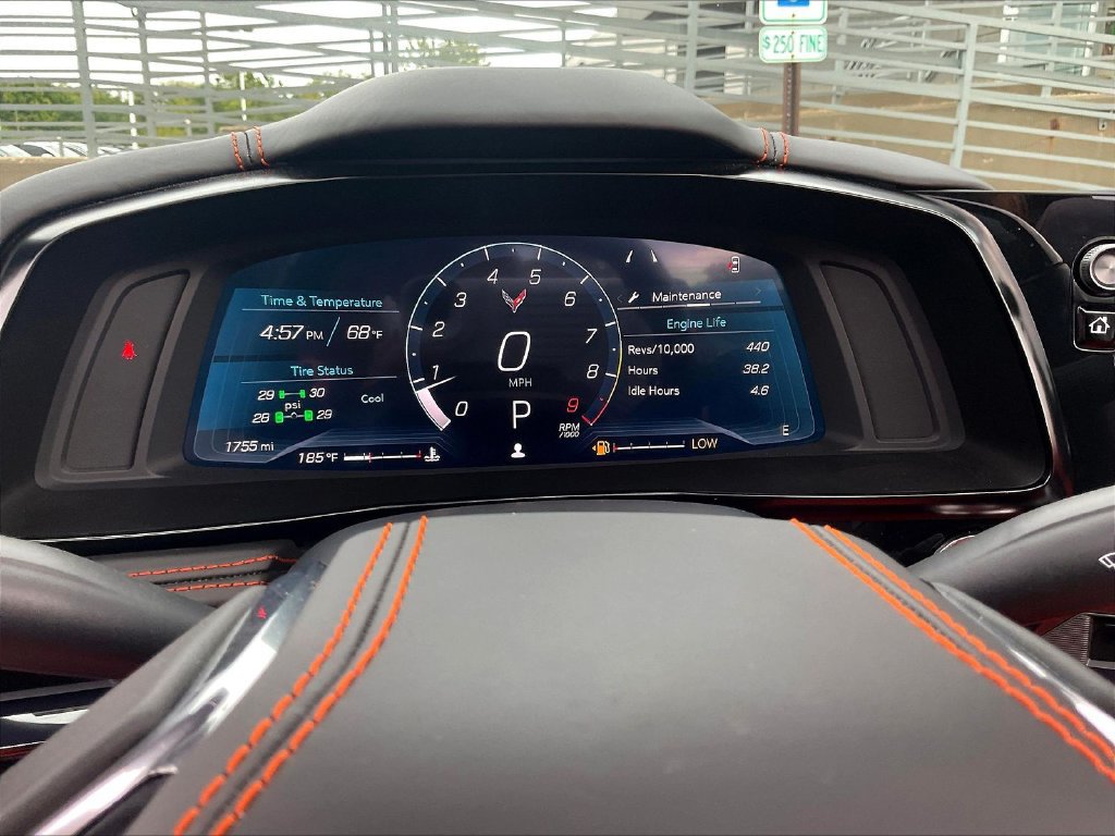 Used 2025 Chevrolet Corvette Z06 RWD image 12