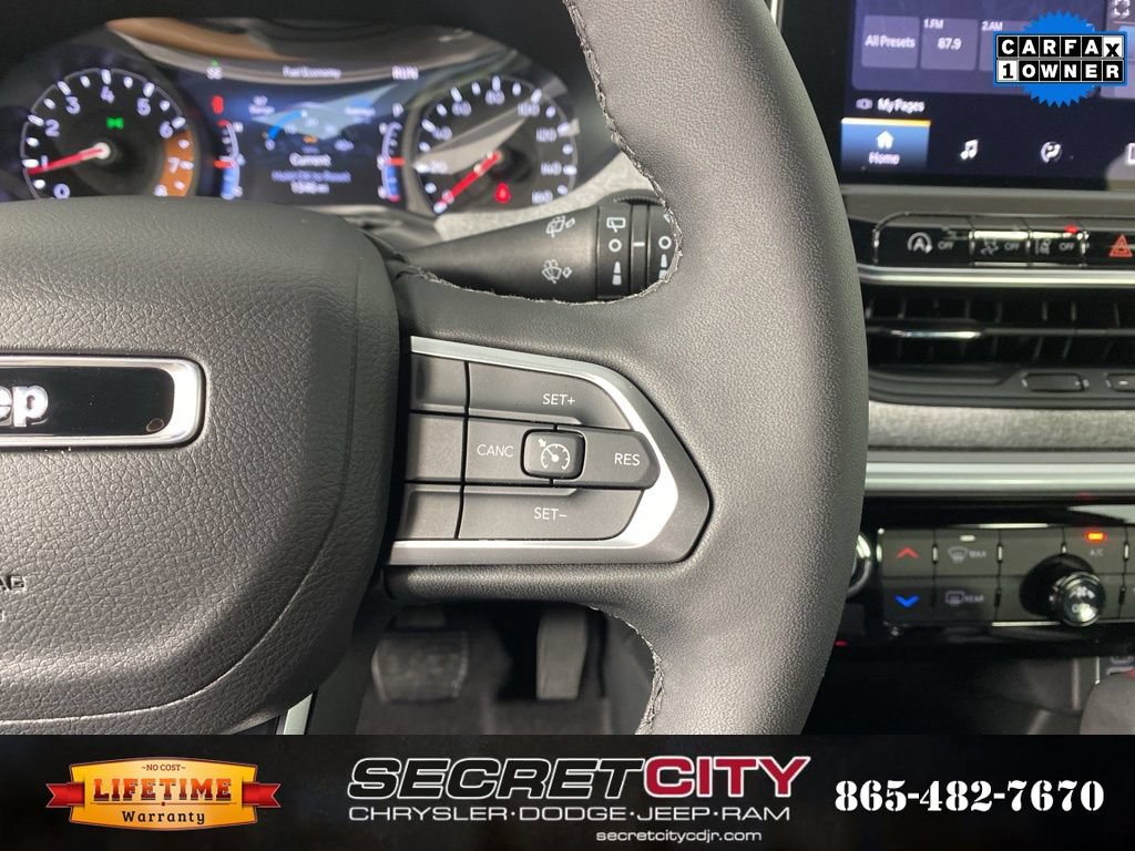 Used 2024 Jeep Compass Latitude AWD/4WD image 16