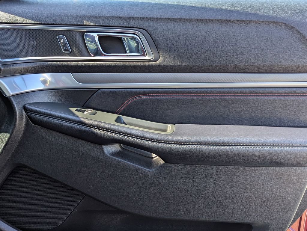 Used 2017 Ford Explorer Sport w/ Equipment Group 401A AWD/4WD image 29