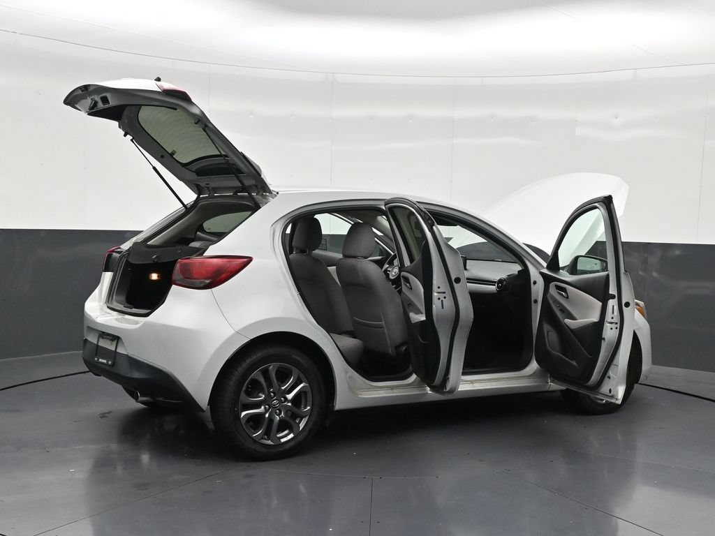 Used 2020 Toyota Yaris LE FWD image 31