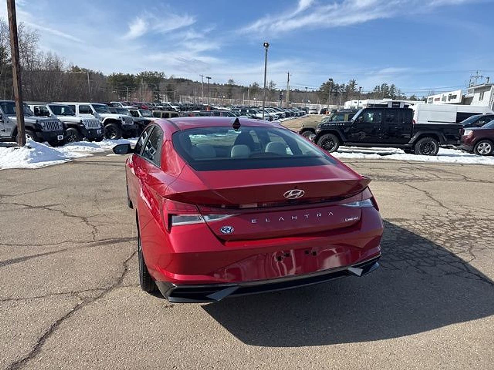 Used 2023 Hyundai Elantra Limited w/ Cargo Package FWD image 6